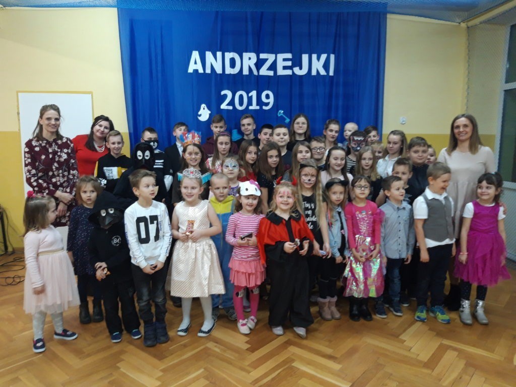 Niepubliczna Szkoła Podstawowa W Pucku Andrzejki – Niepubliczna Szkoła Podstawowa w Głodnie
